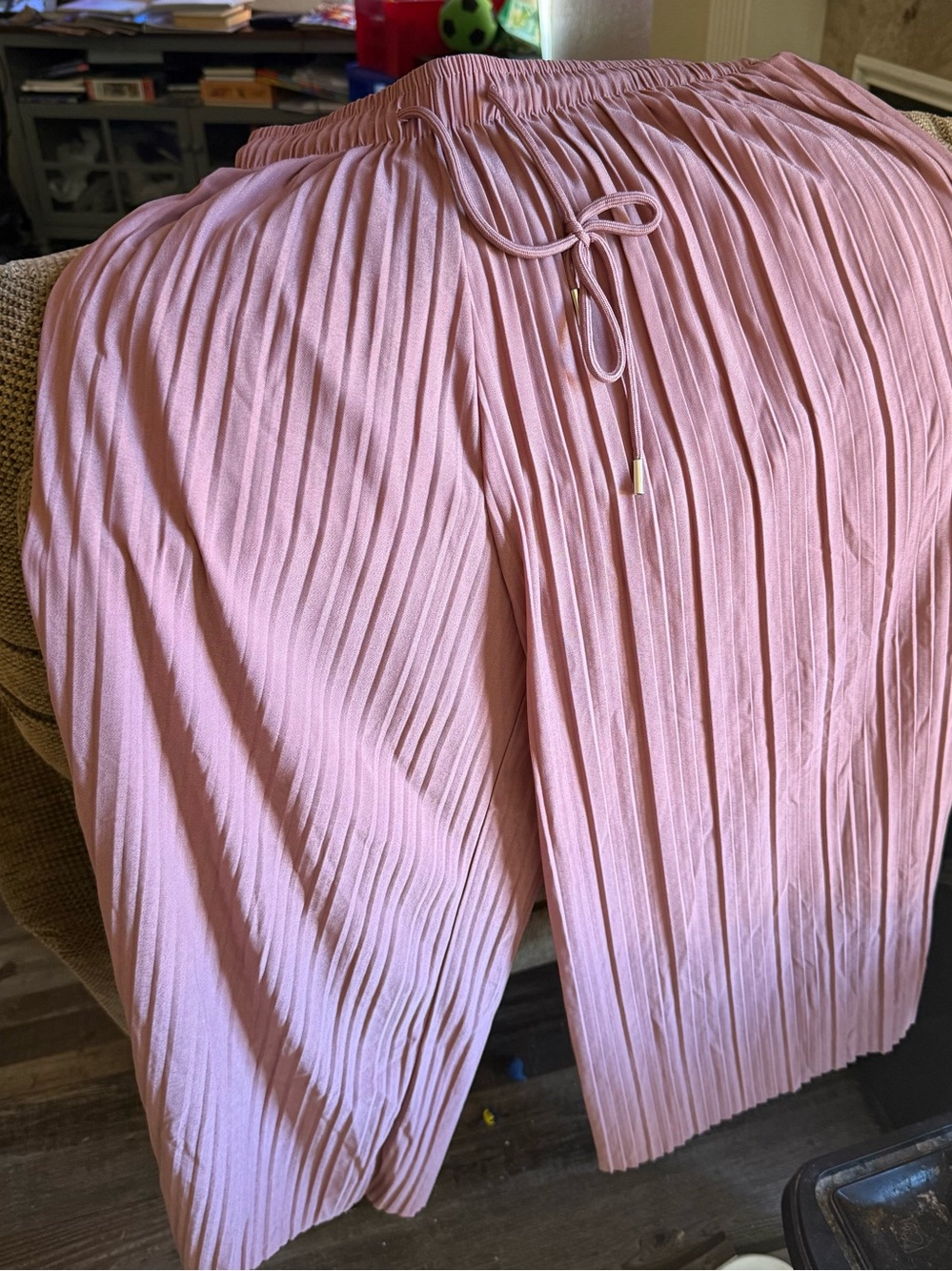 Pleated Pink Women's Skirt with Drawstring Waist